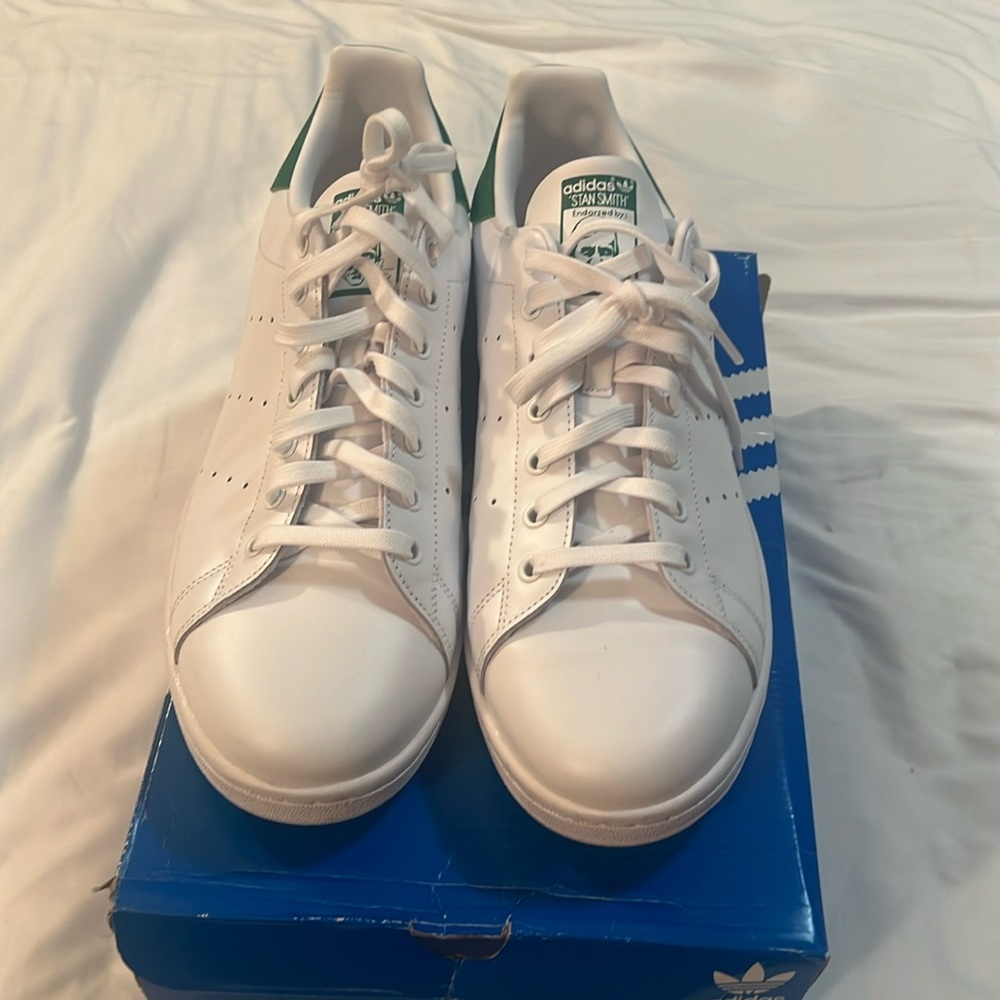 Adidas Stan Smith
Sz 13